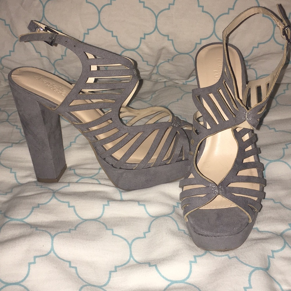 WORN ONCE, LIKE NEW SUEDE GRAY PUMPS!
